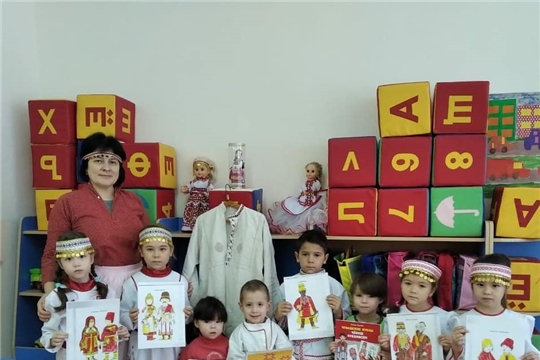 Ребята из Козловского района приняли участие в мероприятиях ко Дню чувашской вышивки
