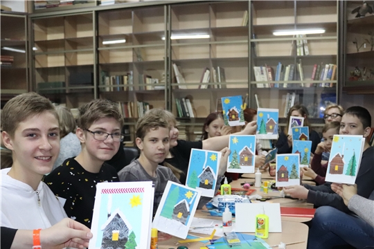 В Алатырском краеведческом музее состоялся мастер-класс «Рождественская открытка»