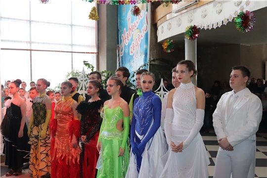 В Алатыре прошёл VII городской конкурс бального танца «Новогодние огни»