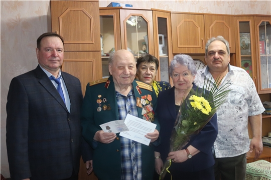 В день своего 95-летия алатырец Н.Н. Ларин получил персональное поздравление от Президента России с юбилеем и памятную медаль «75 лет Победы в Великой Отечественной войне»