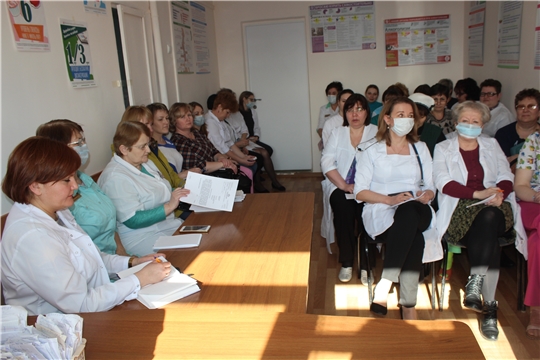 В Алатырской центральной районной больнице обсудили проведение диспансеризации населения и профилактику коронавируса