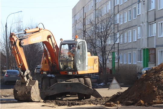 Ремонтные работы на водопроводной линии в микрорайоне Западный