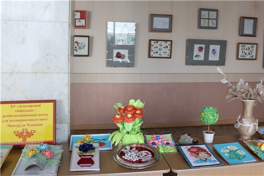 В Алатыре в рамках XI Межрегионального культурно-благотворительного фестиваля творчества инвалидов «Во имя жизни» состоялось торжественное открытие двух выставок