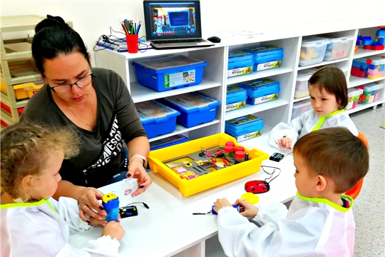 В детских садах столицы проходят занятия с использованием модульной детской лаборатории