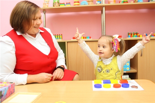 В детских садах города Чебоксары поздравляют с Международным днем учителя-дефектолога