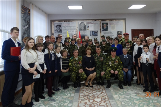 В чебоксарской школе № 33 открыли зал трудовой и боевой Славы