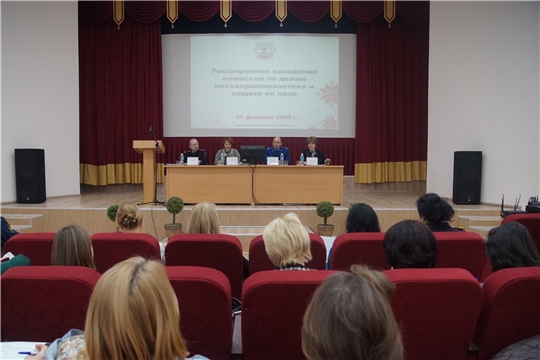 Расширенное заседание комиссии по делам несовершеннолетних проведено в Ленинском районе Чебоксар