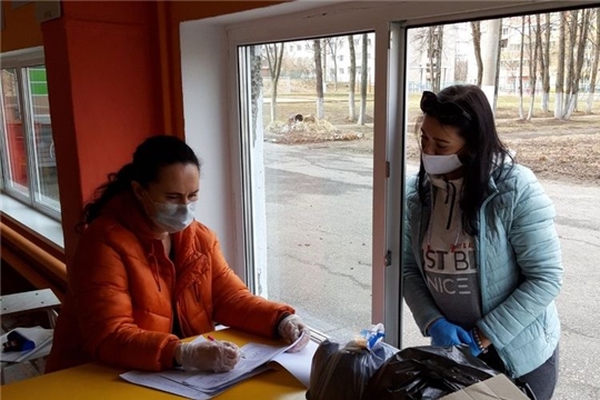 В городе Чебоксары состоялась очередная выдача продуктовых наборов льготным категориям школьников