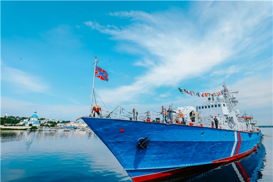 Корабль «Чебоксары» встретили в столице Чувашии по традициям ВМФ
