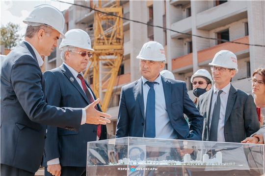 Олег Николаев познакомился с планом развития микрорайона «Новая Богданка»