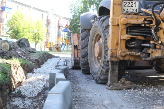 В Чебоксарах по ул. Декабристов ведутся ремонтные работы