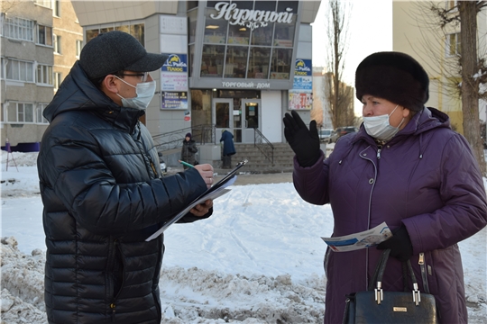 На остановках общественного транспорта Чебоксар проводится опрос населения об изменениях в схему движения троллейбусов