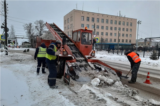 Дорожно-эксплуатационной службой проводится комплекс мероприятий по зимнему содержанию автодорог города Канаш