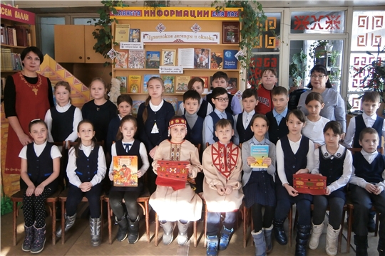 В краеведческой библиотеке г. Канаш состоялась литературная игра-путешествие «Асамлӑ юмах кушелĕ»