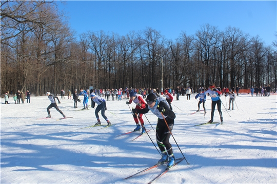 Канашцы приняли активное участие в массовой лыжной гонке «Лыжня России»