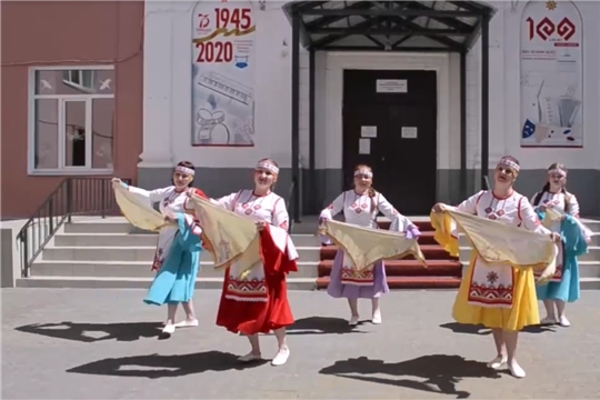 Коллектив городского Дворца культуры города Канаш поздравляет всех жителей и гостей Чувашии с Днём Республики!