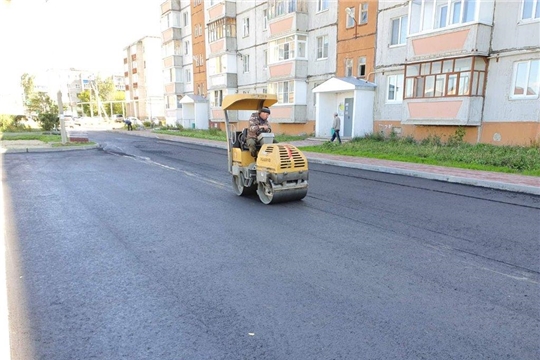 В городе Канаш продолжается благоустройство многоквартирного дома по ул. Дружбы д.8