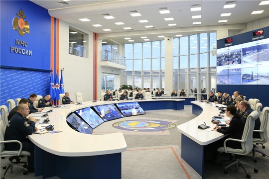 МЧС России проводит сезонные превентивные мероприятия и космический мониторинг обстановки в регионах