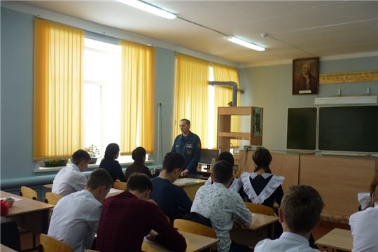Встреча огнеборцев МЧС Чувашии  со школьниками  Лащ-Таябинской средней общеобразовательной школы