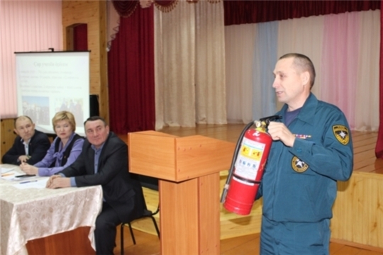 Профилактические мероприятия огнеборцев республиканского ГКЧС в Яльчикском районе