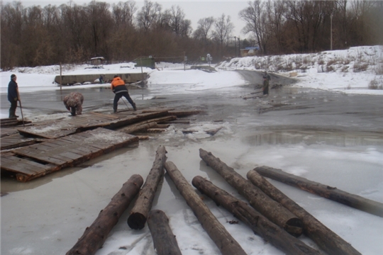 2 марта на реке Сура  закрыта ледовая переправа, идет демонтаж