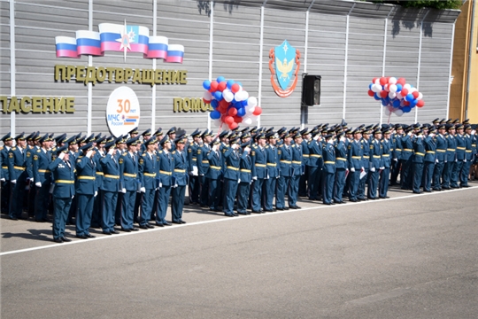 Выпуск 2020: руководство Министерства вручили специалистам АГПС и АГЗ МЧС России дипломы и медали