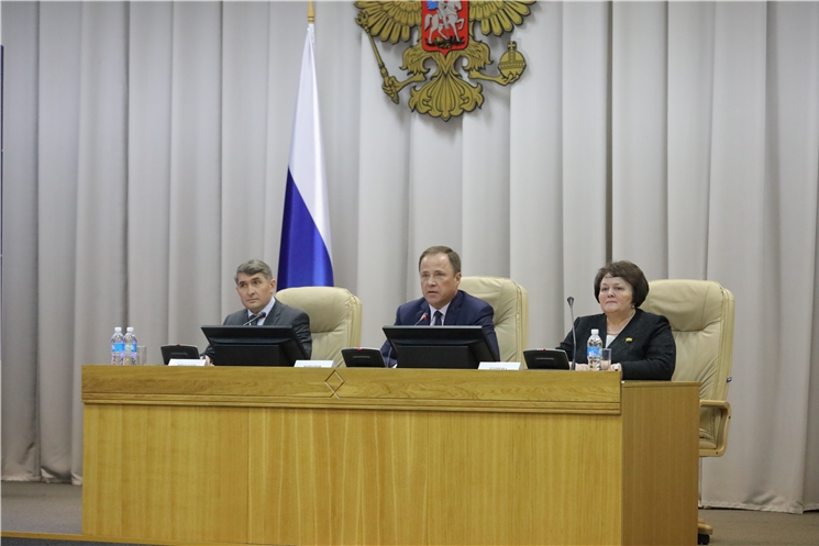 Представление временно исполняющего обязанности Главы Чувашской Республики Олега Николаева полномочным представителем Президента Российской Федерации в ПФО Игорем Комаровым