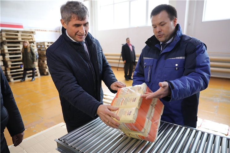 Олег Николаев посетил "Чувашхлебопродукт"