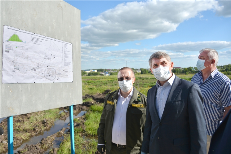 Олег Николаев проверил рекультивацию свалки в Аликовском районе