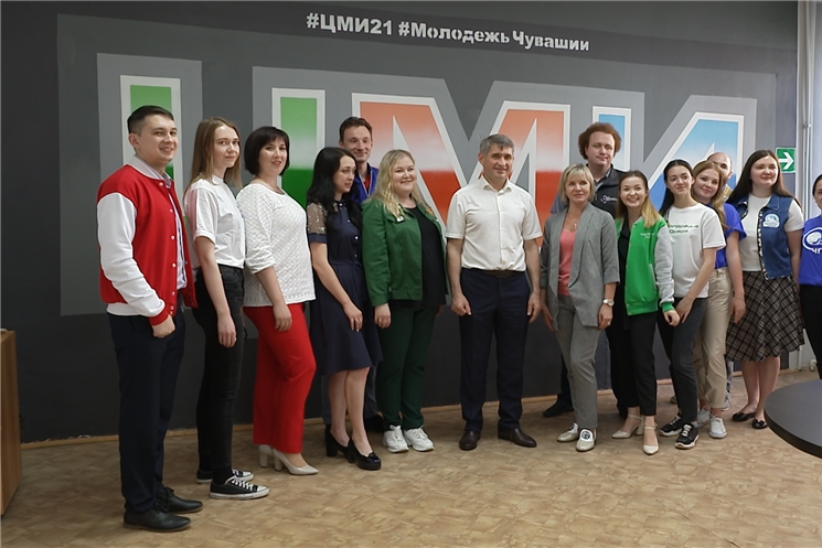 Врио Главы Чувашии поздравил волонтеров с Днем молодежи