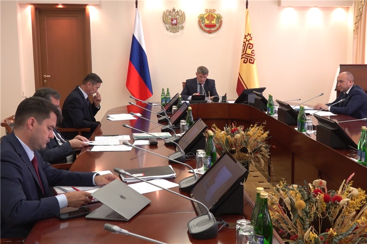 О мерах для оперативного погашения долгов по зарплате говорили на еженедельной планерке в Доме Правительства республики