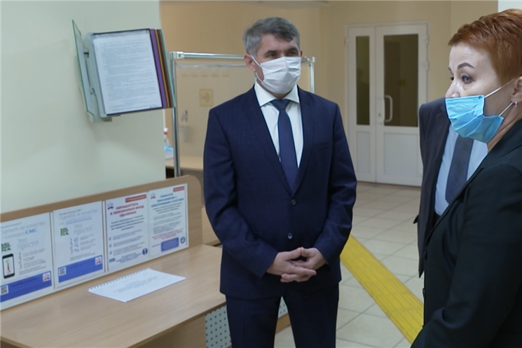 Врио Главы Чувашии Олег Николаев на встрече в ПФ Чувашии обсудил возможные формы поддержки пенсионеров