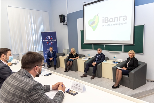 Победители конкурса молодежных проектов форума «iВолга» представили свои идеи Главе Чувашии