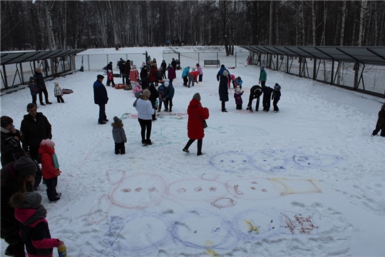 В парке культуры и отдыха города Шумерля прошёл конкурс рисунков на снегу «В гостях у сказки»