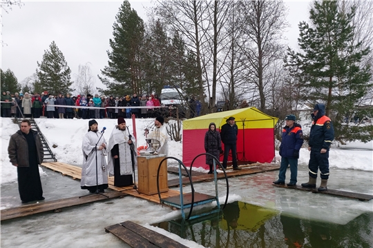 Шумерлинцы окунулись в крещенскую воду