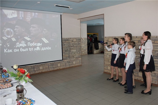 Юнармейцы города Шумерля в ходе музыкального часа-памяти убедились в девизе военных лет: «Песня также может разбить врага, как и любое оружие»