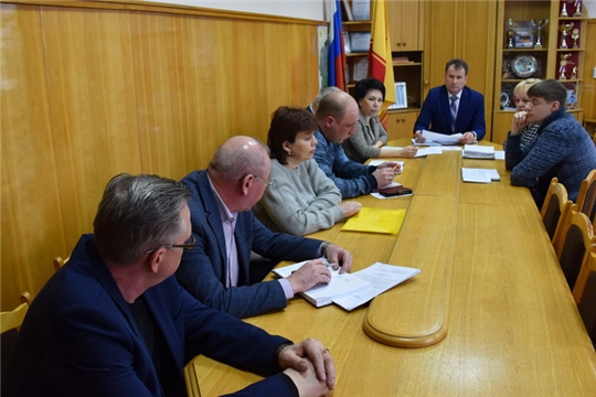 Глава администрации города Шумерля Алексей Григорьев провел планерное совещание по вопросам ЖКХ