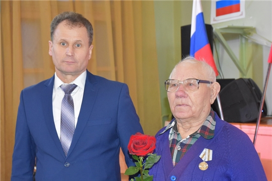 Шумерлинским ветеранам вручили медали в честь 75-летия Победы