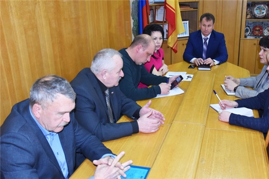 Глава администрации города Шумерля Алексей Григорьев провел рабочее совещание по вопросу возможного финансового оздоровления МУПов
