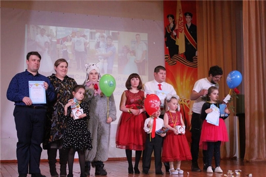 По инициативе Совета женщин и Совета отцов города Шумерля прошел фестиваль «Папины дочки»