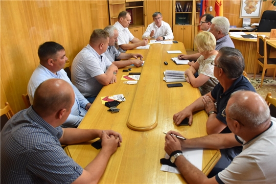 В рамках обсуждения Комплексной программы социально-экономического развития Чувашской Республики рассмотрены актуальные вопросы деятельности жилищно-коммунальной сферы Шумерли