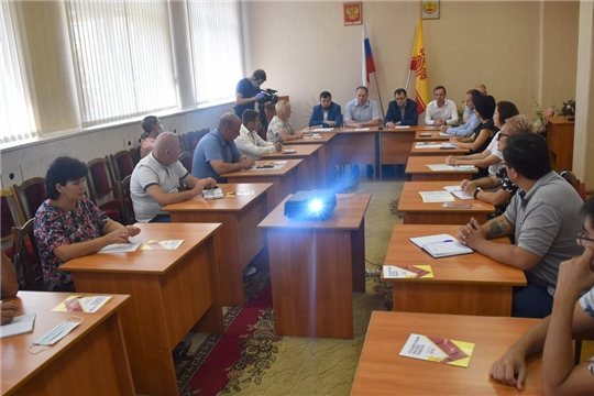 В Шумерле под председательством главного государственного жилищного инспектора Чувашской Республики Виктора Кочеткова состоялось рабочее совещание по вопросам проведения энергоэффективного ремонта многоквартирных домов