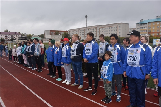 В рамках Всероссийского дня бега «Кросс нации - 2020» в Шумерле прошла традиционная легкоатлетическая эстафета на призы газеты «Вперед»