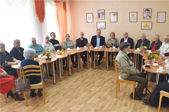 В преддверии Международного дня пожилых людей состоялась торжественно-конструктивная встреча Совета ветеранов с руководством города Шумерля