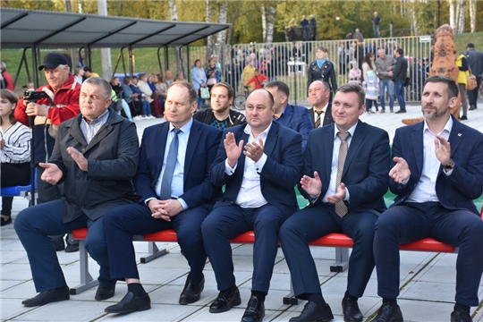 Руководство Шумерли поздравили машиностроителей города с профессиональным праздником