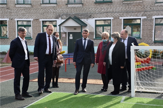 В Шумерле Глава Чувашской Республики Олег Николаев посетил детский сад «Колокольчик», где реализовано два проекта по инициативному бюджетированию