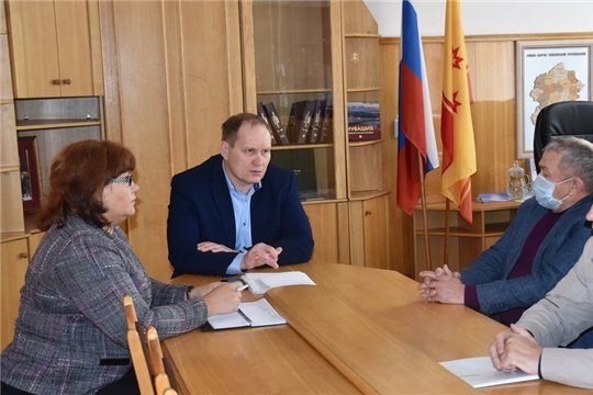 Глава администрации города Валерий Шигашев провел  рабочее совещание по вопросу передачи артезианской скважины