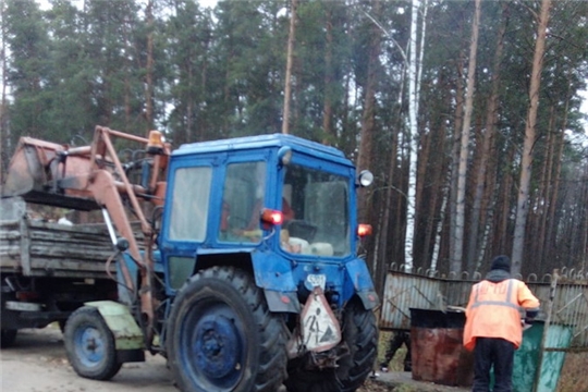 МУП «Коммунальник» в рамках муниципального контракта проведена уборка мусора на городских кладбищах