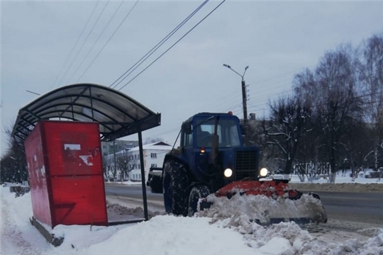 Очистка снега на улицах и тротуаров