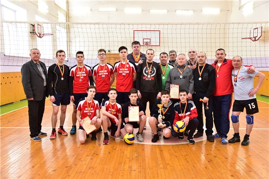 В Ибресинском районе завершился чемпионат района по волейболу среди мужских команд